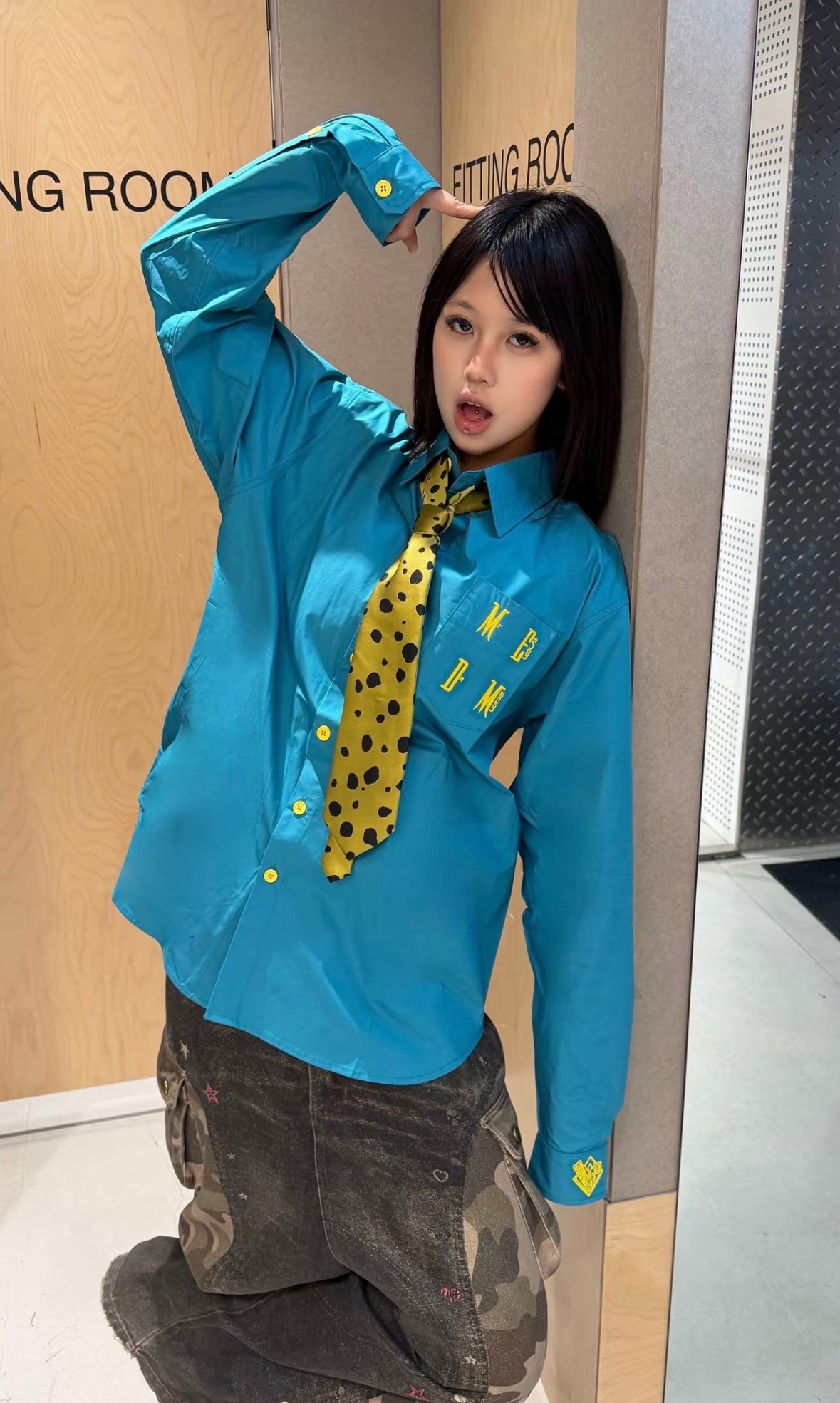 MEDM-Jujutsu-Kaisen-Nanami-Kento-Blue-Shirt-Outfit.jpg