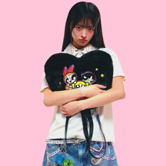 飛天小女警 × WHOOSIS 聯名
絨毛連帽立體愛心背包